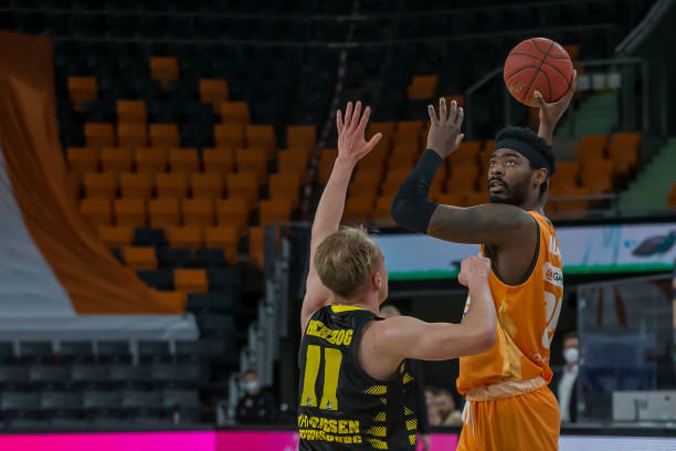 贯穿整篇文 贯穿整篇文